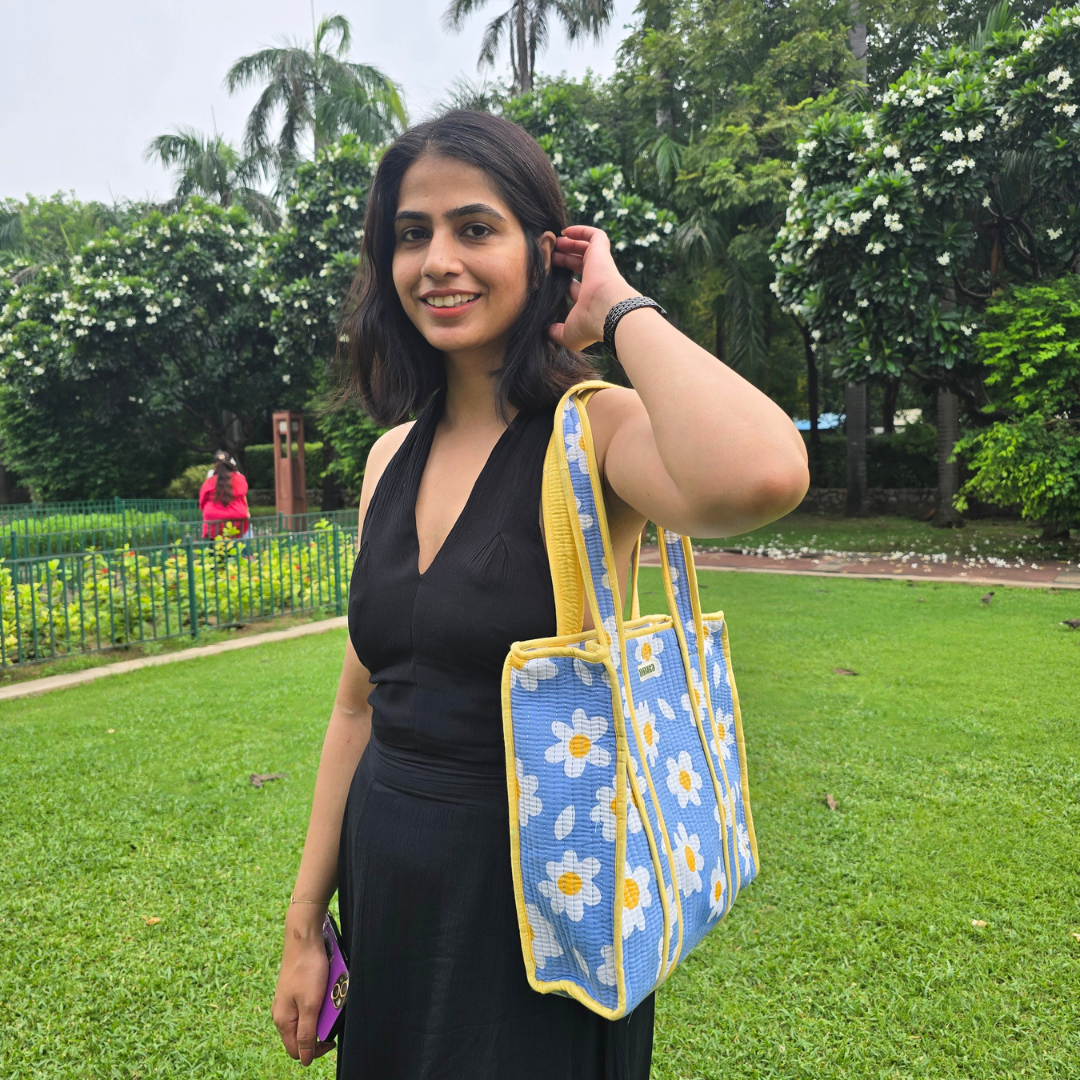 Blue Daisy Midi Tote