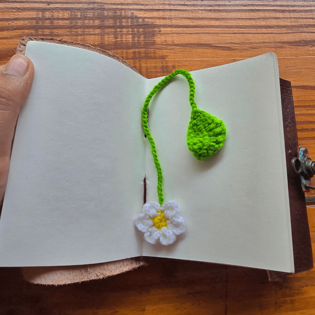 Crochet Daisy Flower Bookmark - ShrukaCrochet Daisy Flower BookmarkShruka