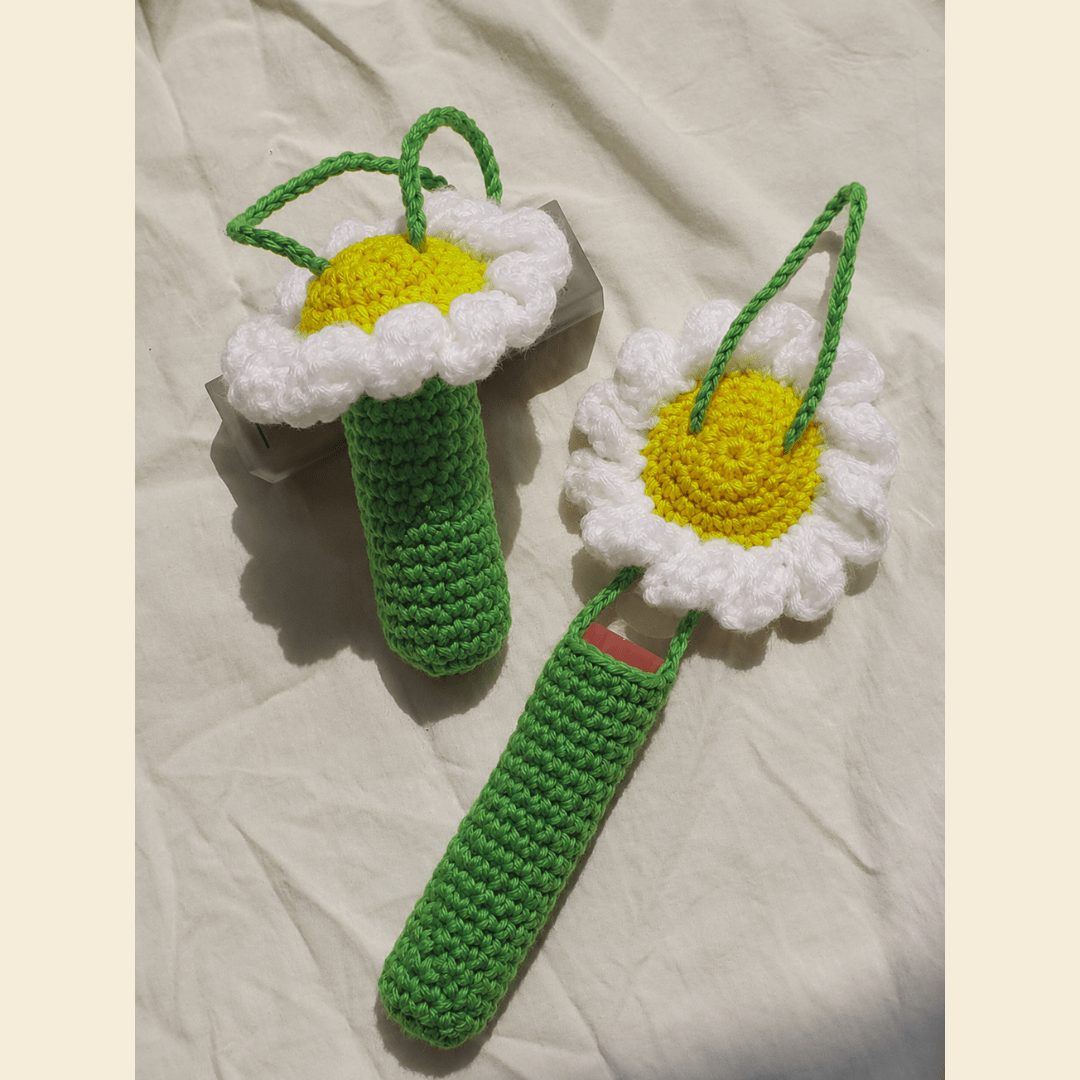 Crochet Daisy Lip Balm Holder - ShrukaCrochet Daisy Lip Balm HolderShruka